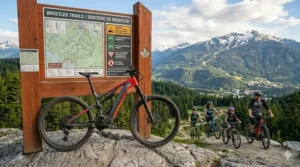 Close-up of a trail ebike battery interface, optimized for long-range rides in cool Canadian climates. / Gros plan d'une batterie de vélo électrique conçue pour les longues randonnées au Canada.